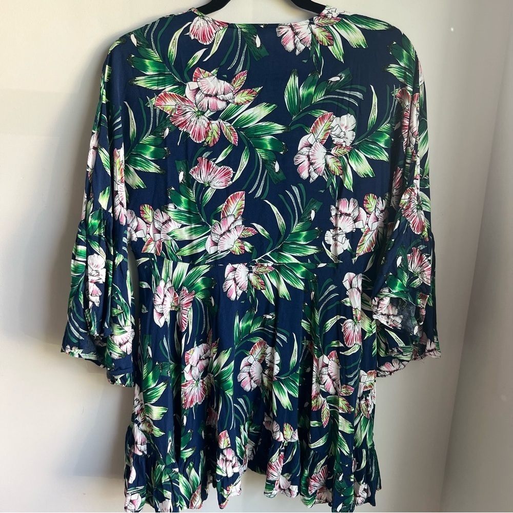 Label of Love Floral Green and Pink Women's Top - Medium - Picture 14 of 15